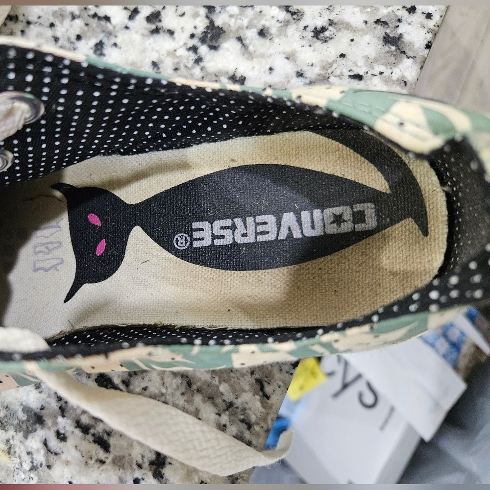 Converse Green and White Low Lace "Cat' Sneakers - Picture 5 of 7